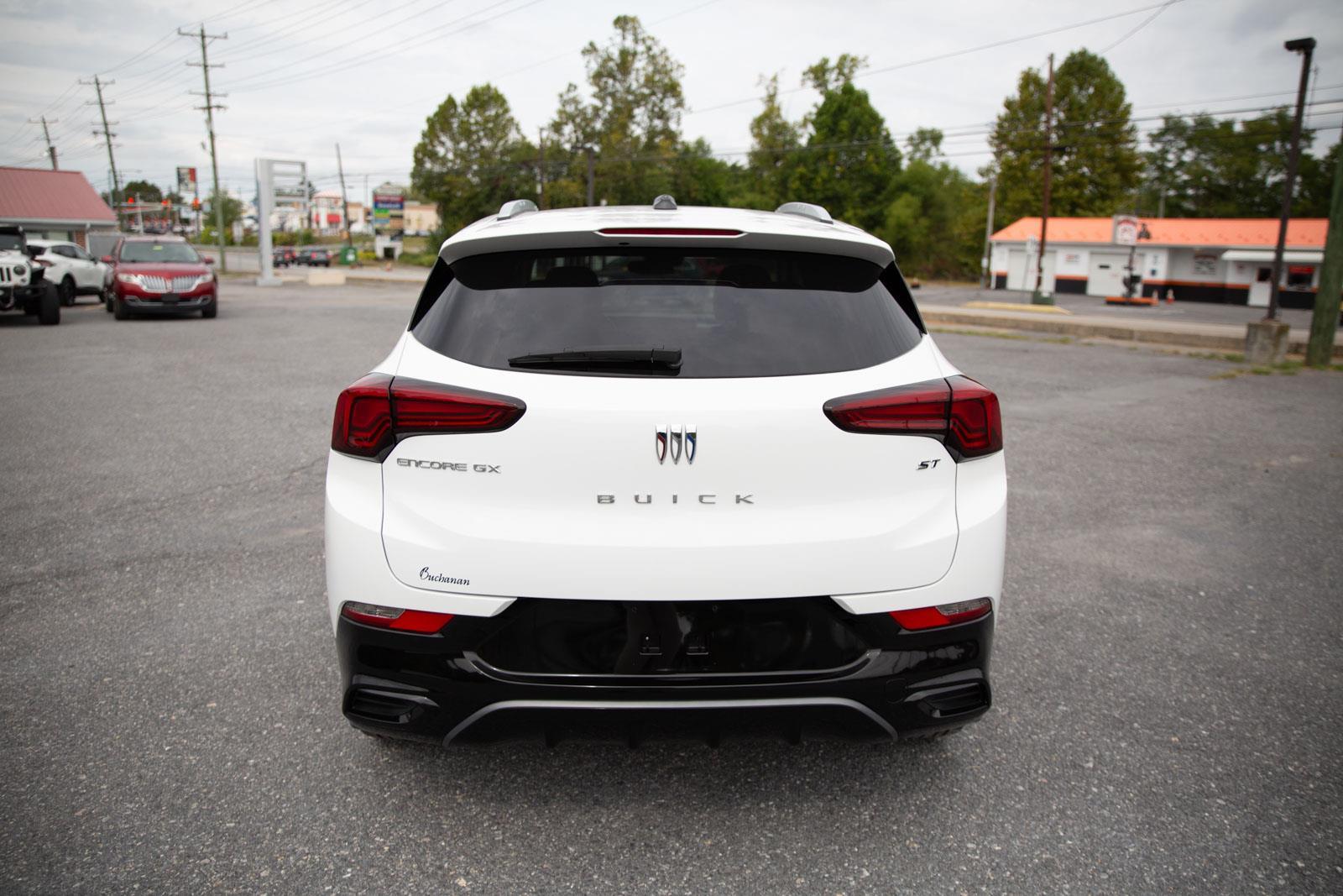 2024 Buick Encore GX Sport Touring photo 4