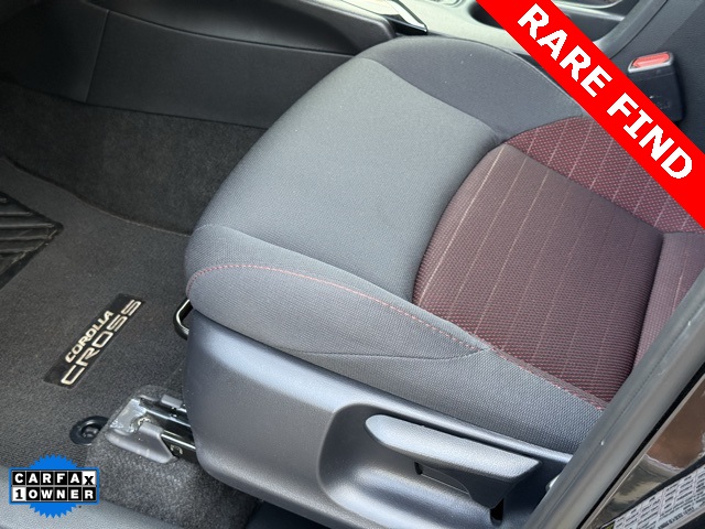 2024 Toyota Corolla Cross Hybrid Nightshade Edition photo 10