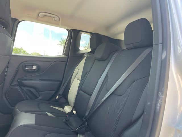 2020 Jeep Renegade Latitude photo 4