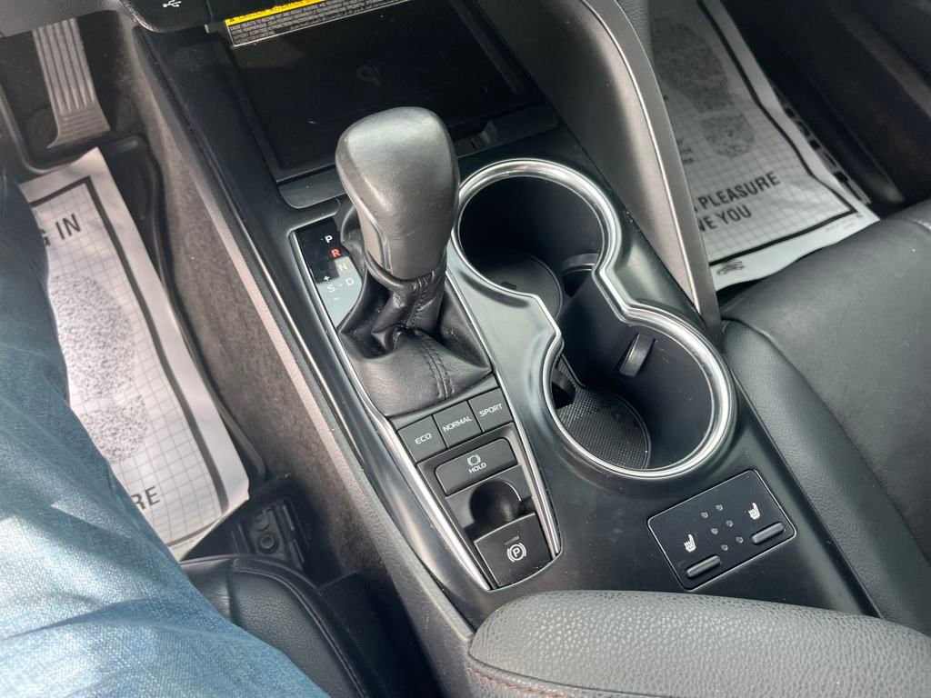 2019 Toyota Camry LE photo 12