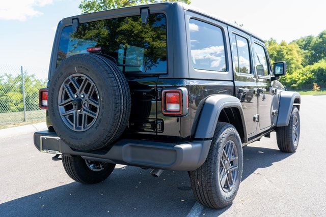 2025 Jeep Wrangler Sport S photo 4