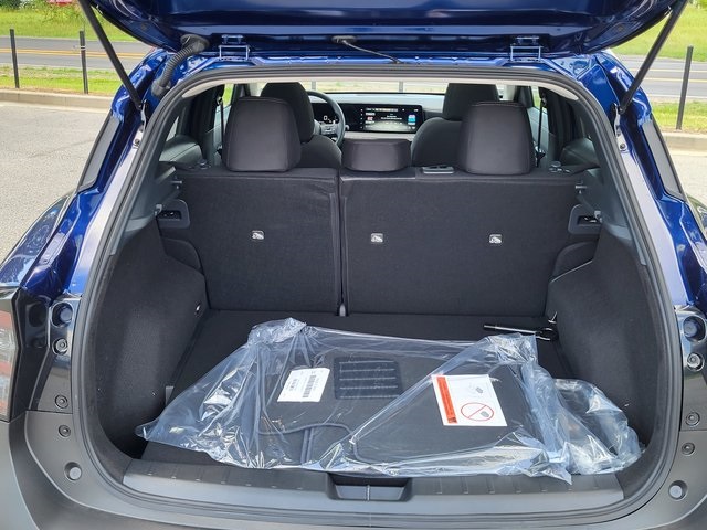 2025 Nissan Kicks SV photo 3