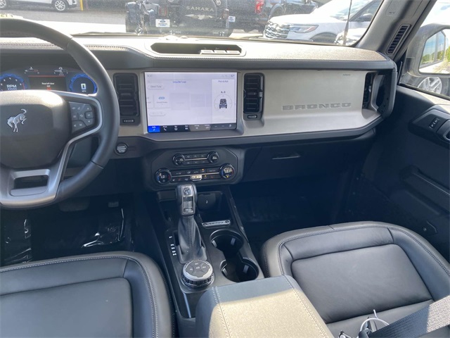 2025 Ford Bronco Outer Banks photo 11