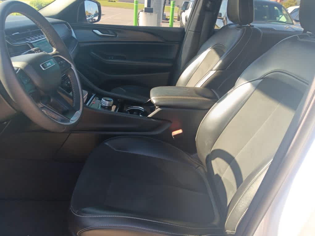 2023 Jeep Grand Cherokee Altitude photo 5
