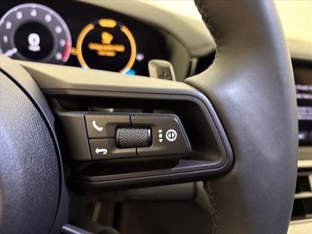 2025 Porsche Panamera 4 photo 18