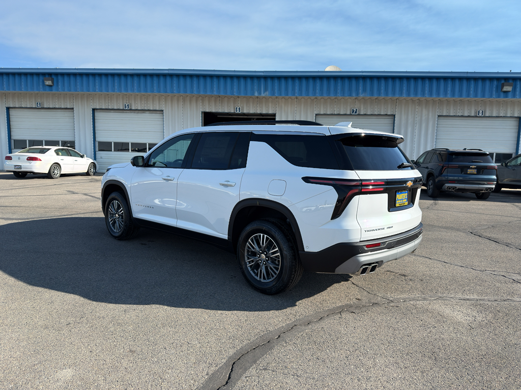2026 Chevrolet Traverse photo 2