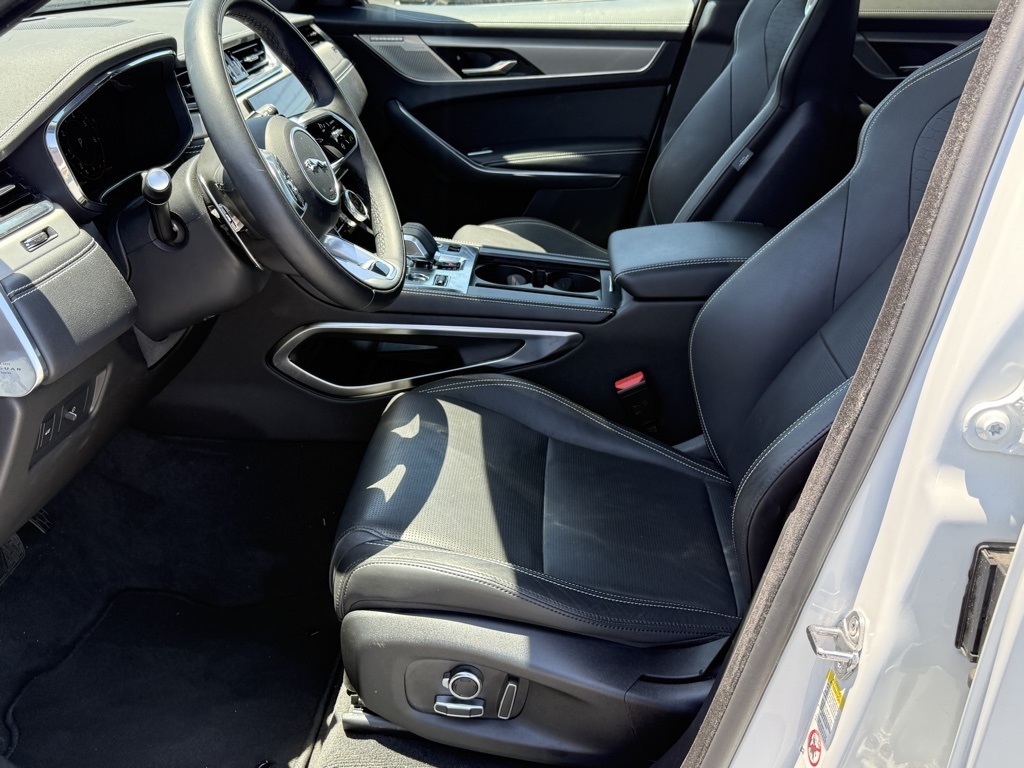 2025 Jaguar F-PACE P250 R-Dynamic S photo 12