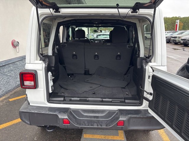 2021 Jeep Wrangler Unlimited Sahara photo 17