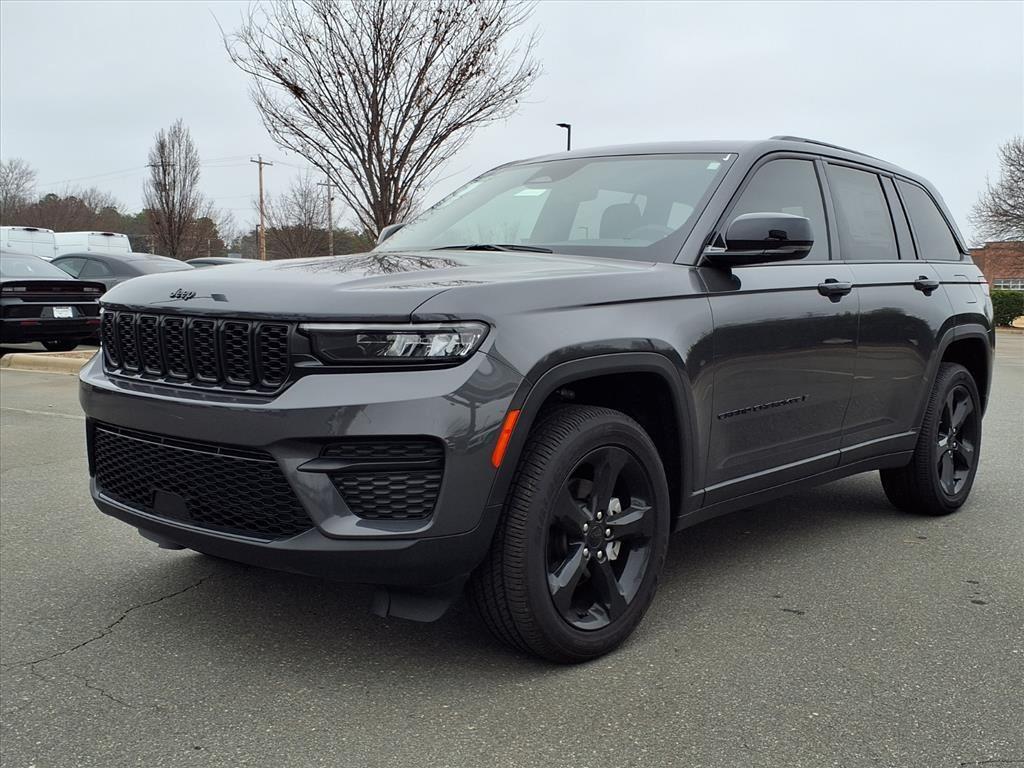 2025 Jeep Grand Cherokee Altitude's photo