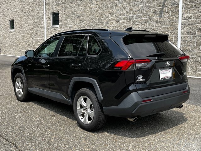 2021 Toyota RAV4 XLE photo 4