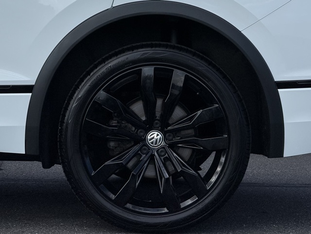 2020 Volkswagen Tiguan SE R-Line Black photo 19