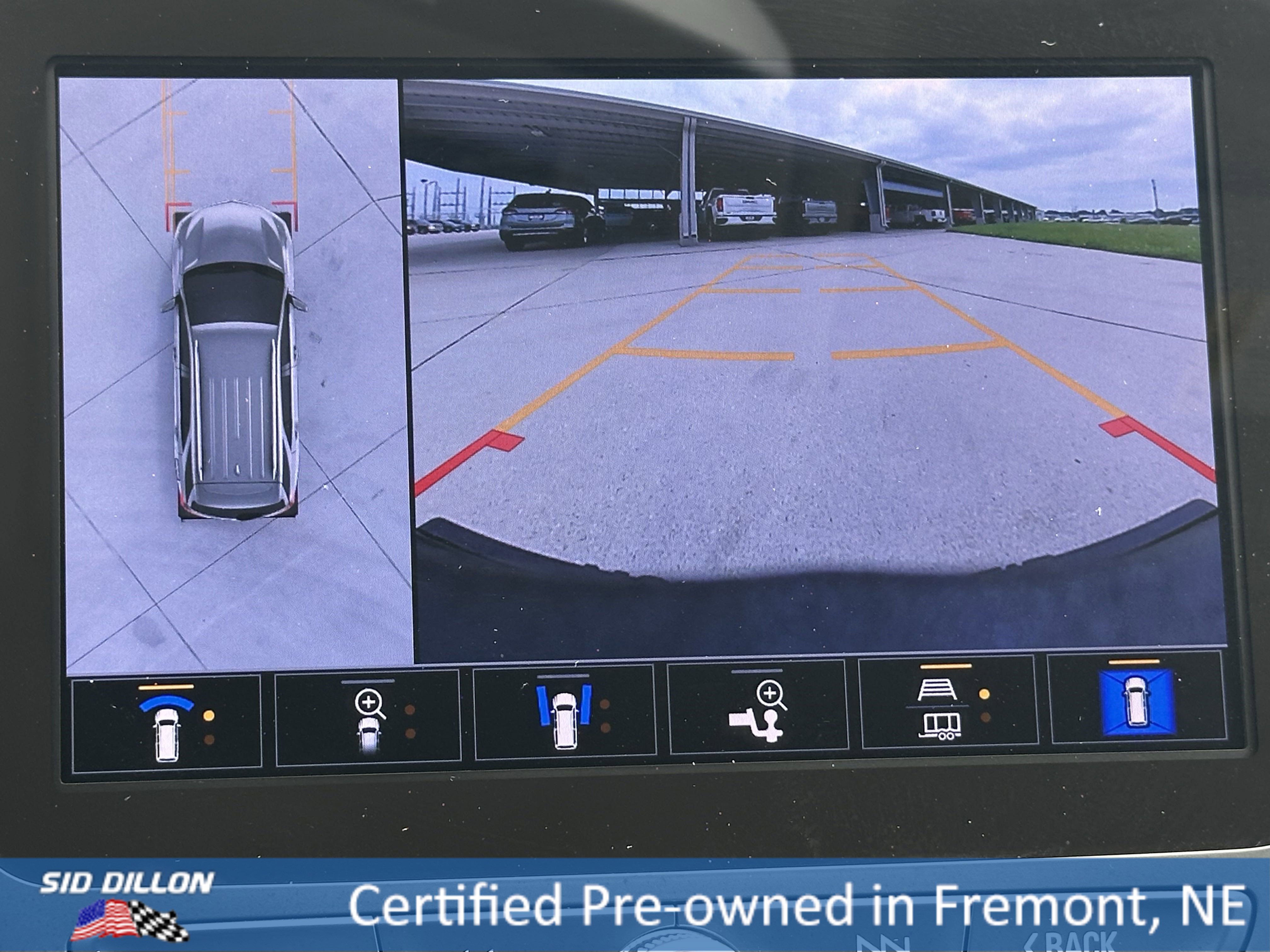 2023 Chevrolet Equinox LT photo 2