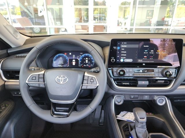 2025 Toyota Grand Highlander Limited AWD photo 17