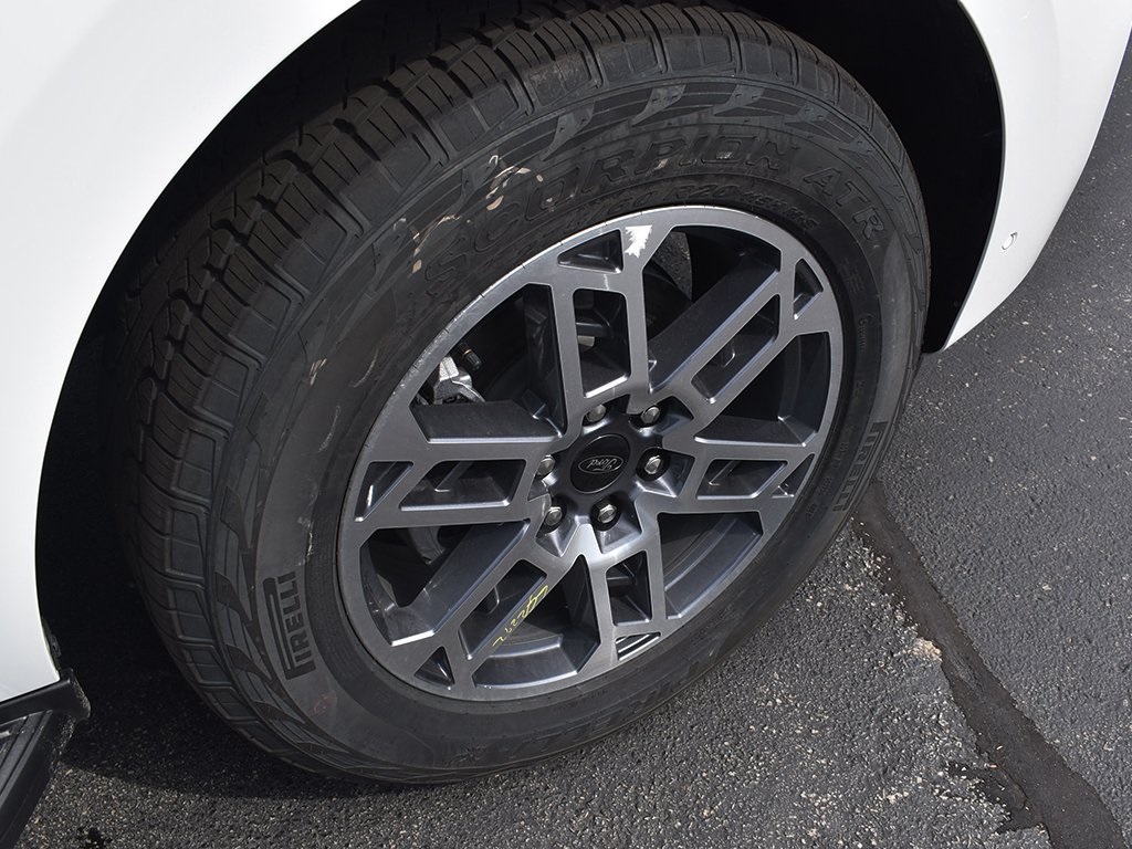 2025 Ford Expedition MAX photo 9