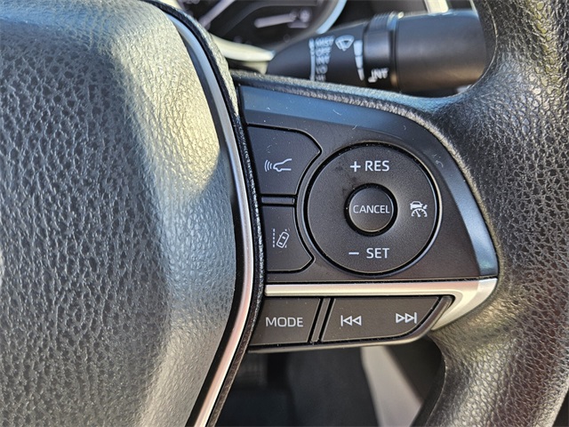 2023 Toyota Camry Hybrid LE photo 24