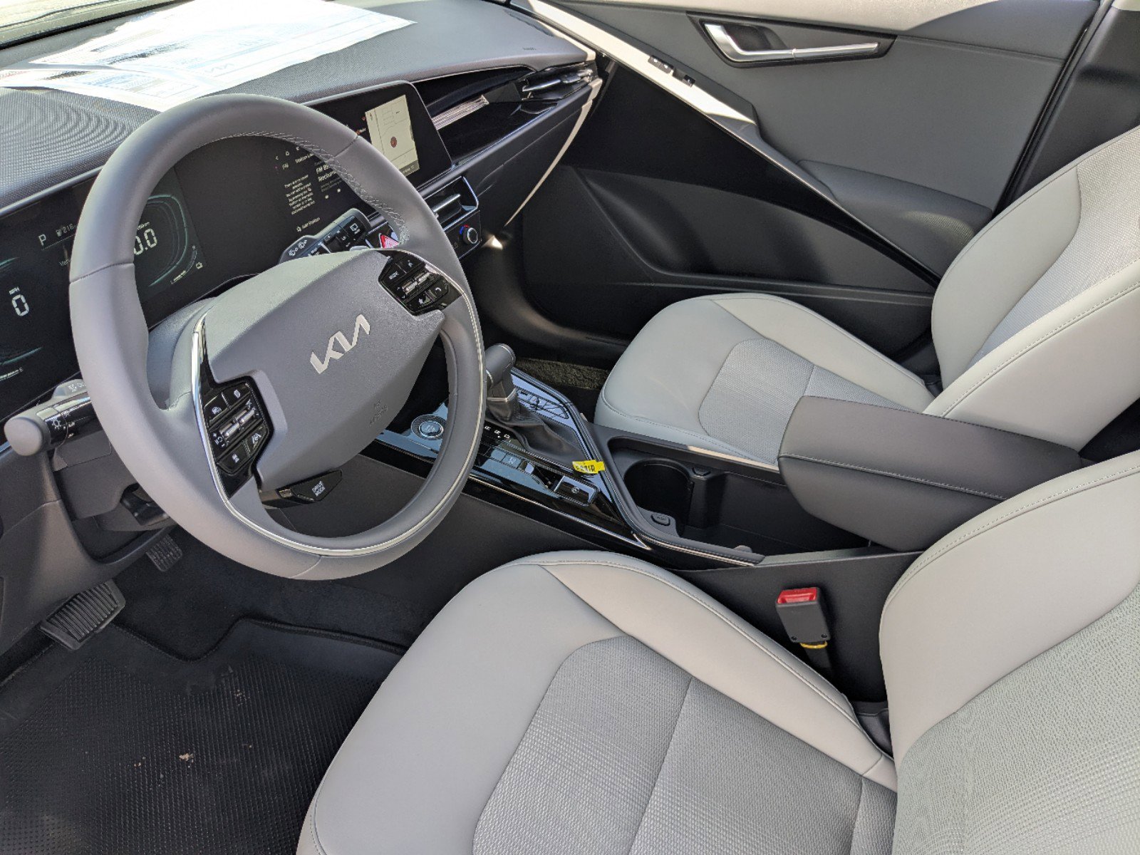 2025 Kia Niro EX photo 17