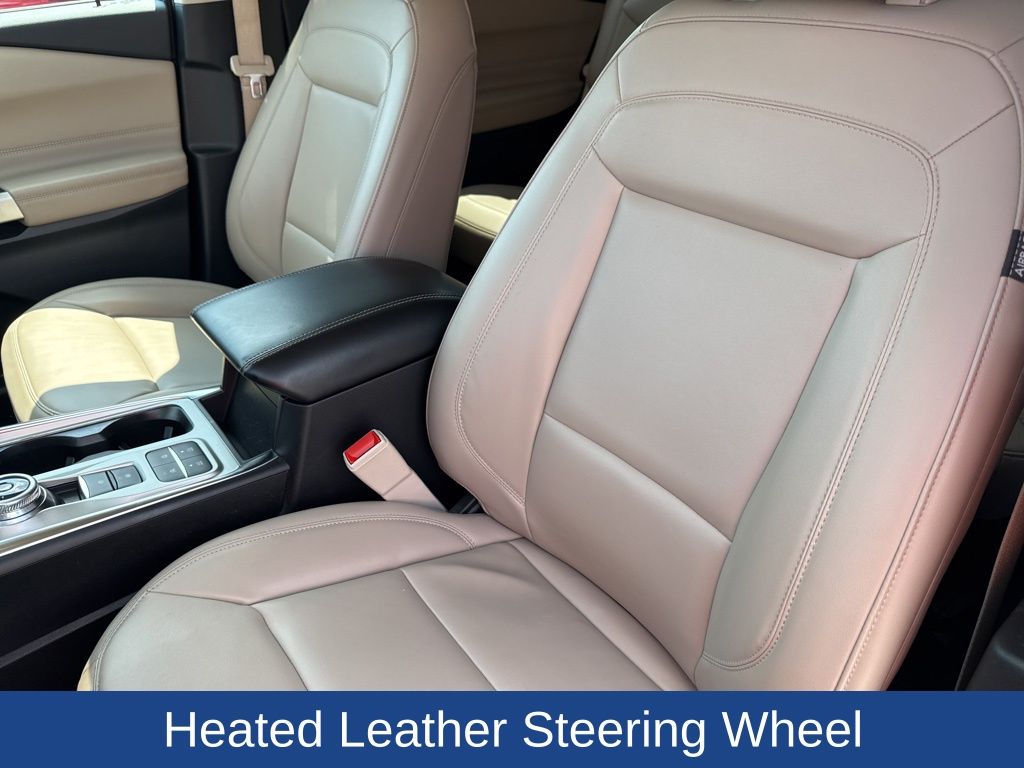 2023 Ford Explorer XLT photo 10