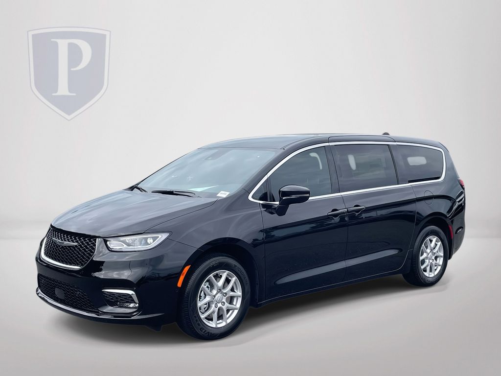 2026 Chrysler Pacifica photo 3