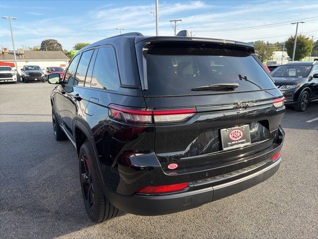 2025 Jeep Grand Cherokee Altitude photo 5