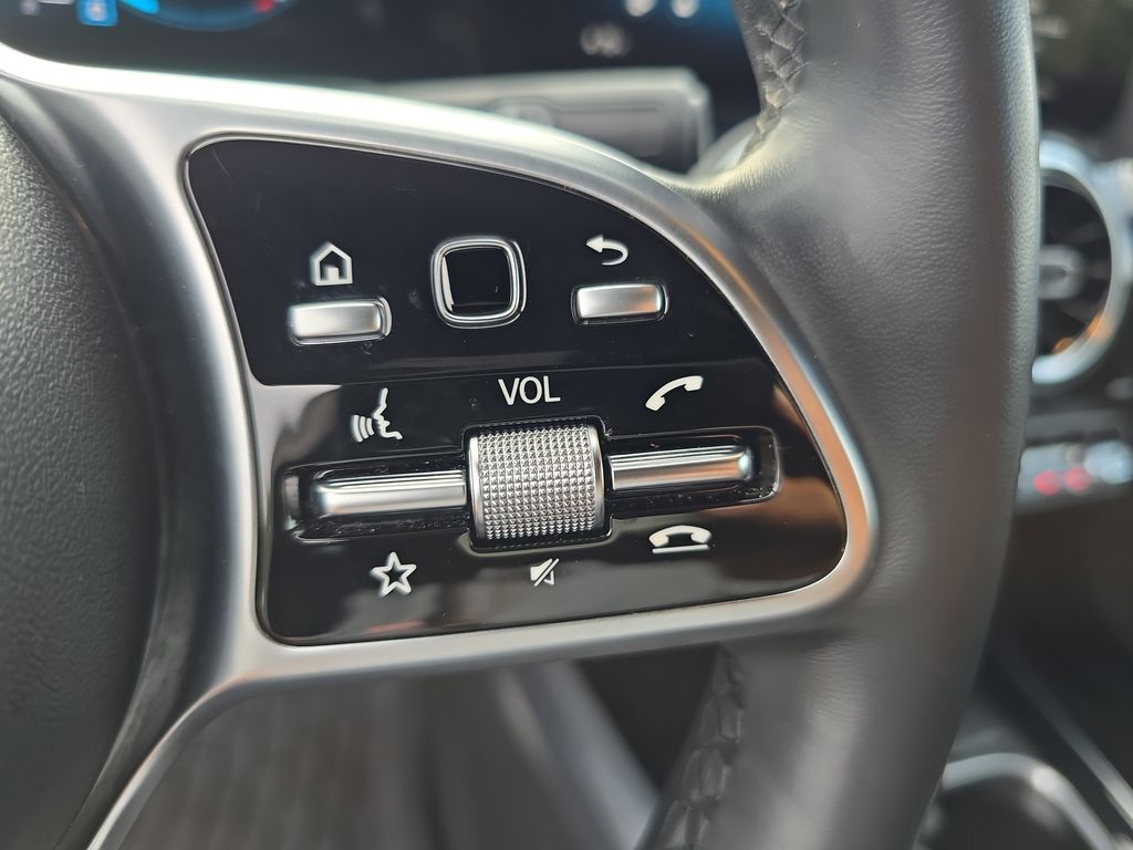 2022 Mercedes Benz GLA 250 photo 19