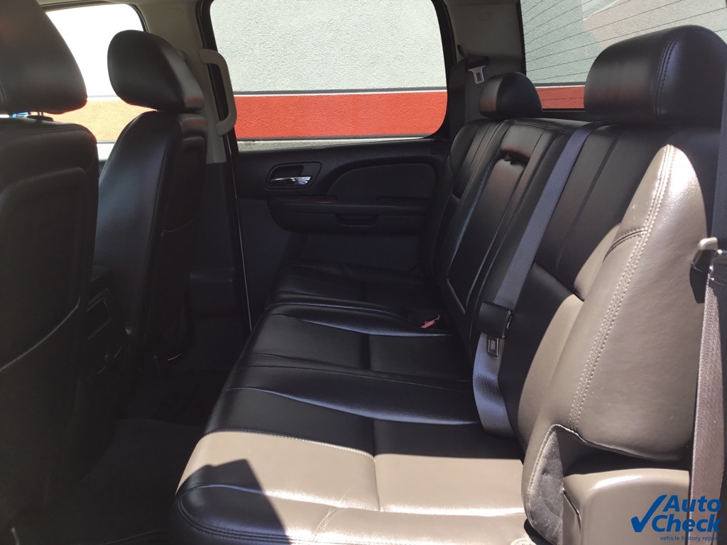 2011 Chevrolet Silverado 3500HD LTZ photo 25