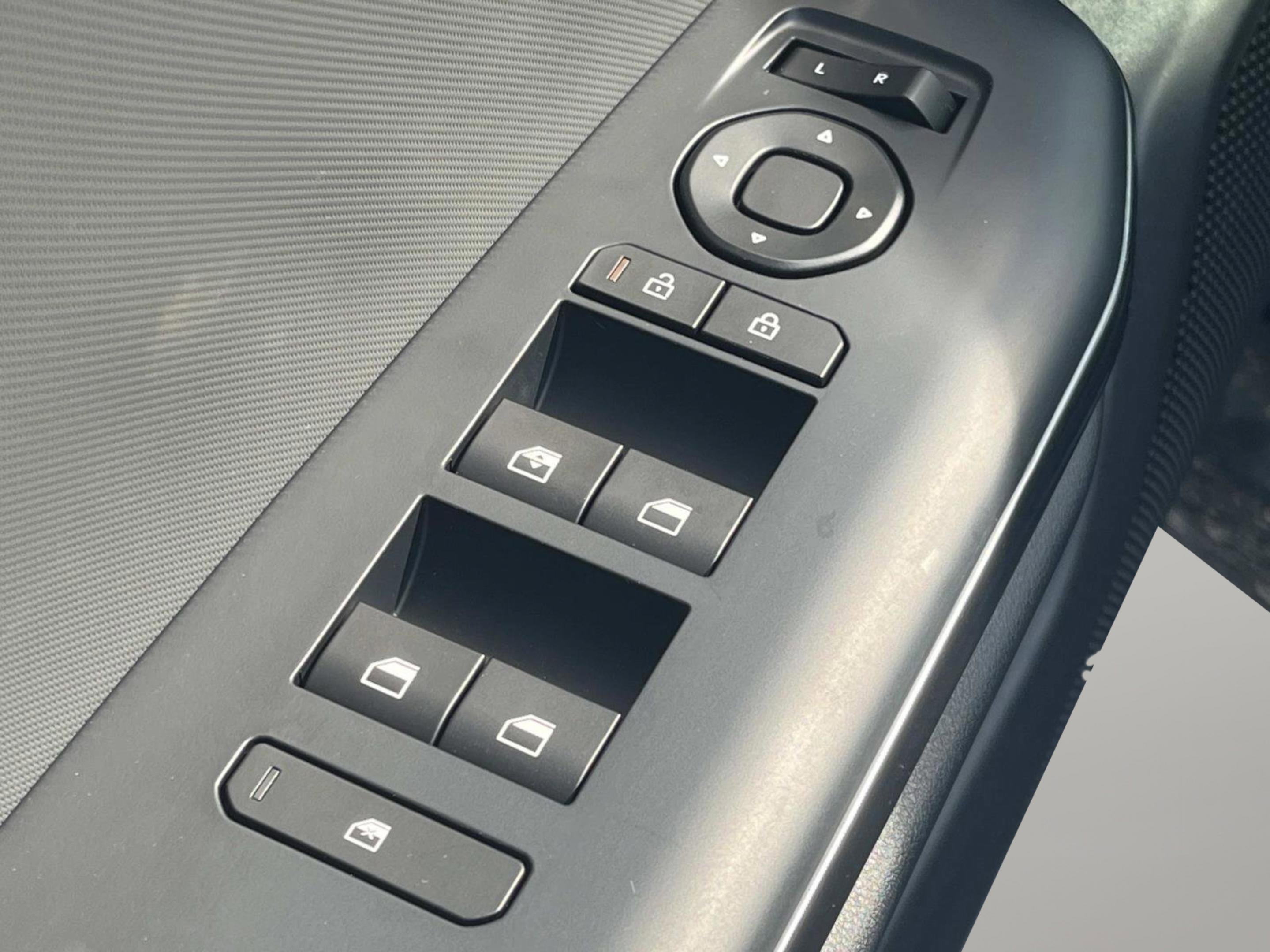2025 Kia K4 LXS photo 21