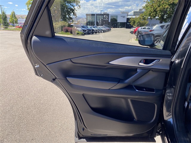 2023 Mazda CX-9 Touring photo 17
