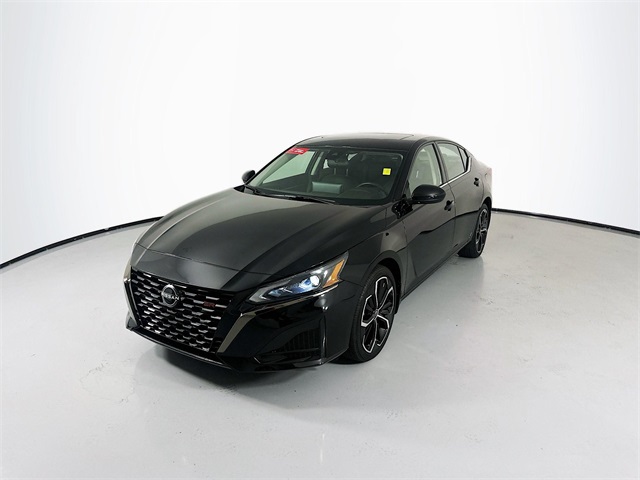 2024 Nissan Altima 2.5 SR photo 4