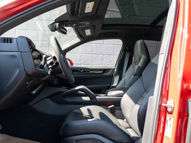 2026 Porsche Cayenne GTS photo 17