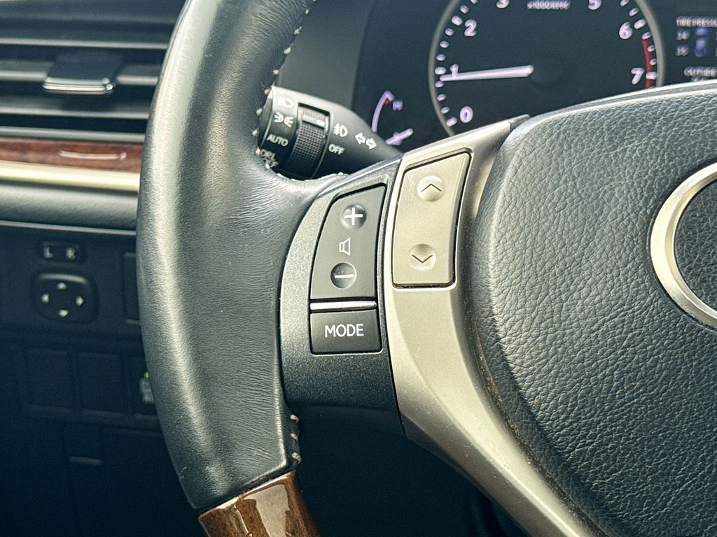 2014 Lexus ES 350 photo 21