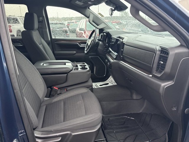 2023 Chevrolet Silverado 1500 LT photo 18