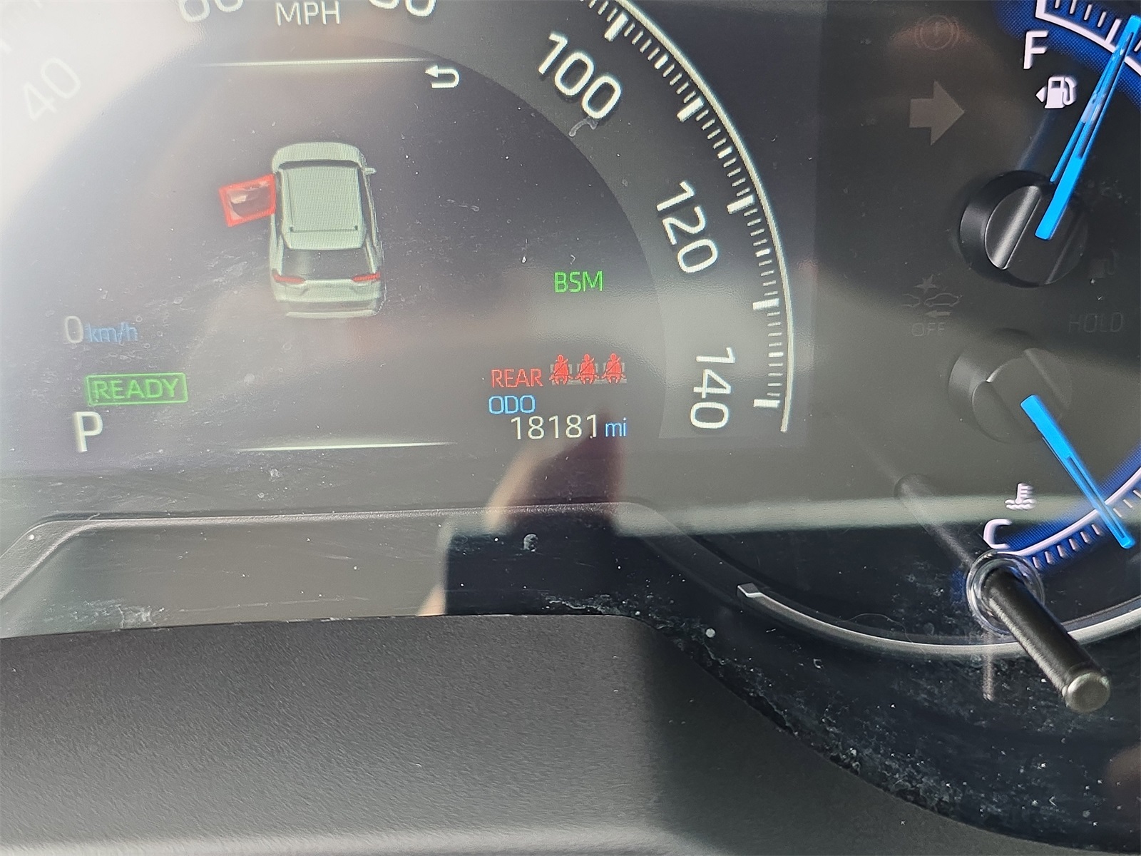 2024 Toyota RAV4 Hybrid XLE photo 26