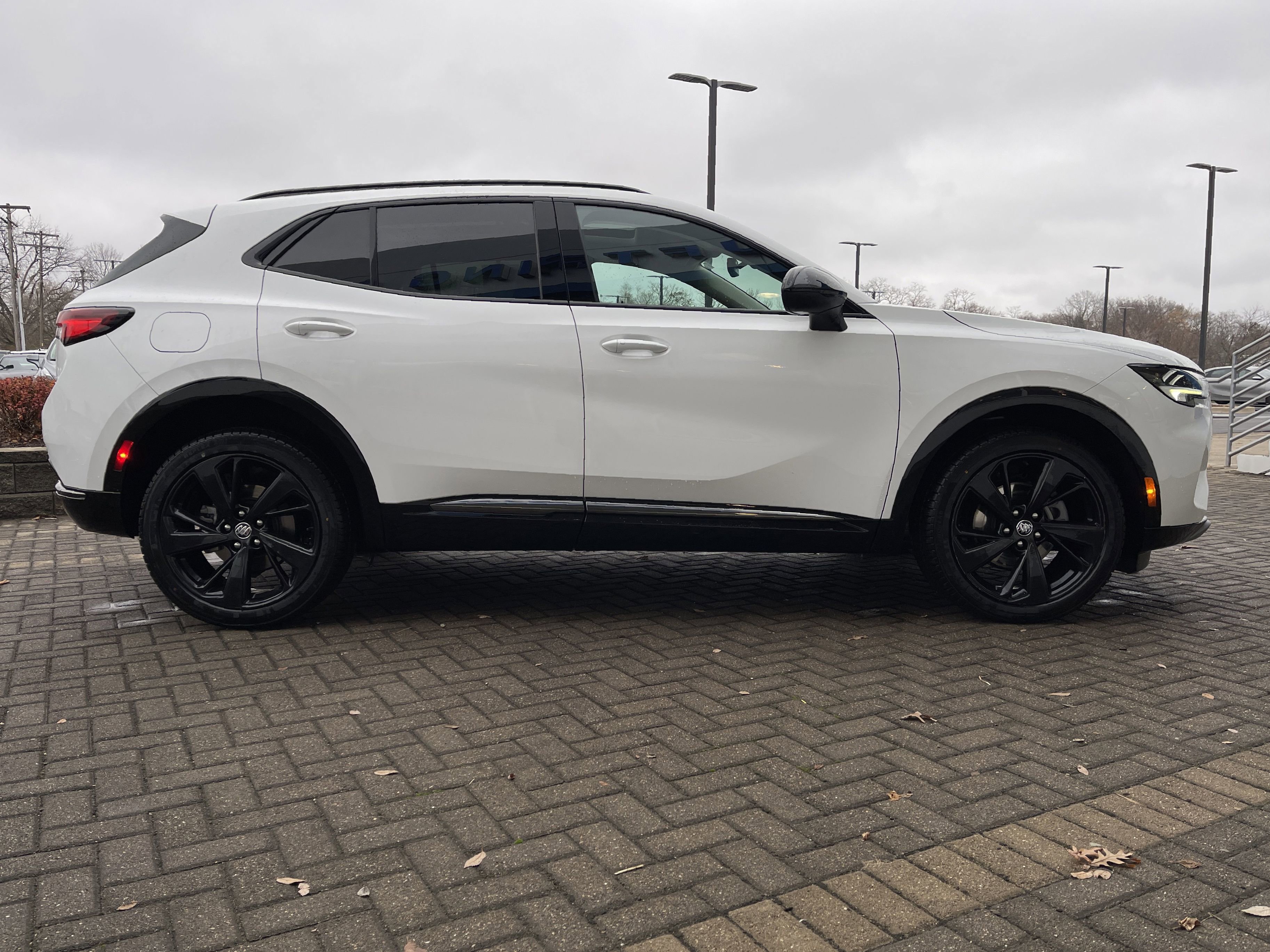 2022 Buick Envision Preferred photo 2