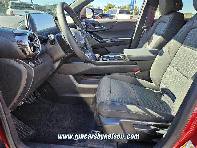 2026 Chevrolet Equinox LT photo 4