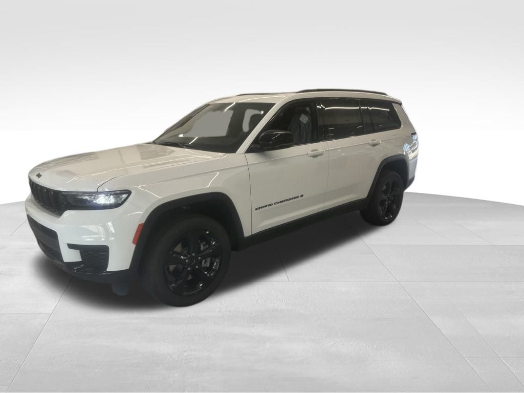 2025 Jeep Grand Cherokee Altitude X photo 2