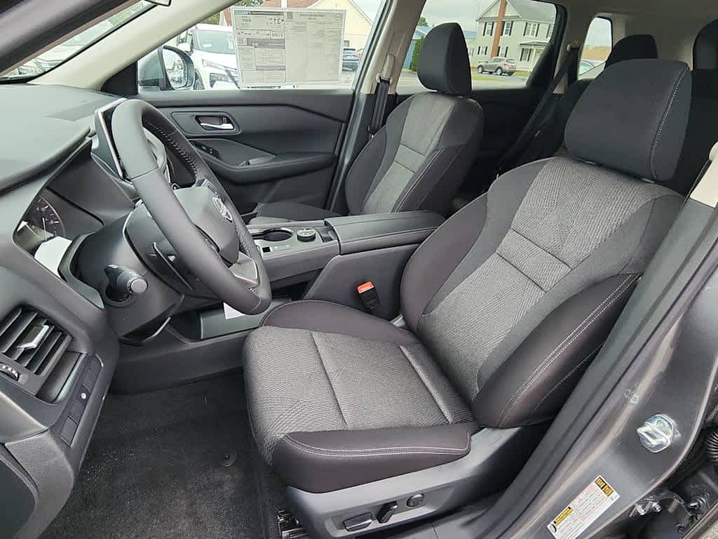 2026 Nissan Rogue SV photo 7
