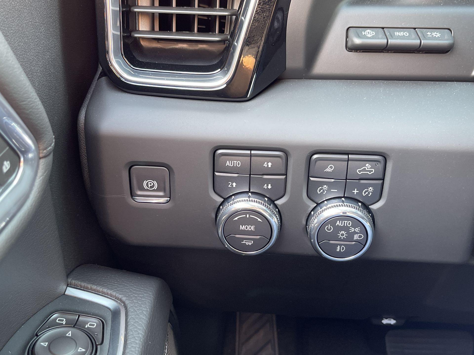 2026 Gmc Sierra Denali photo 17