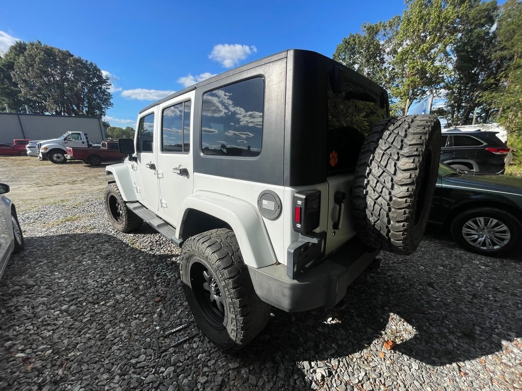 2013 Jeep Wrangler Unlimited Sahara photo 3