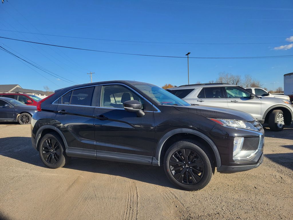 2019 Mitsubishi Eclipse Cross LE's photo