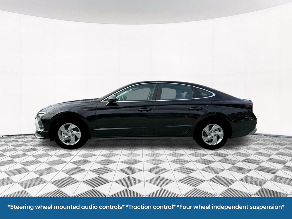 2025 Hyundai Sonata SE photo 2