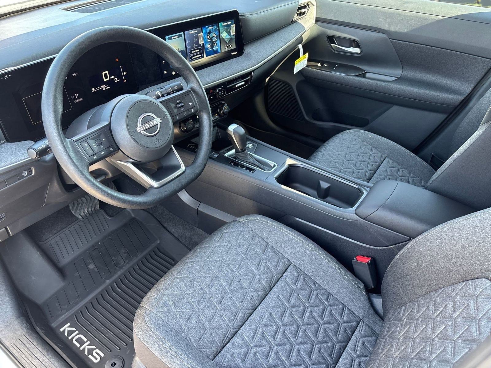 2026 Nissan Kicks SV photo 4