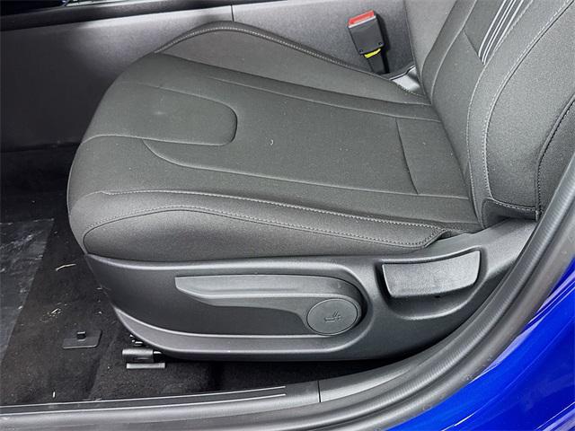 2025 Hyundai Elantra SEL Sport photo 24