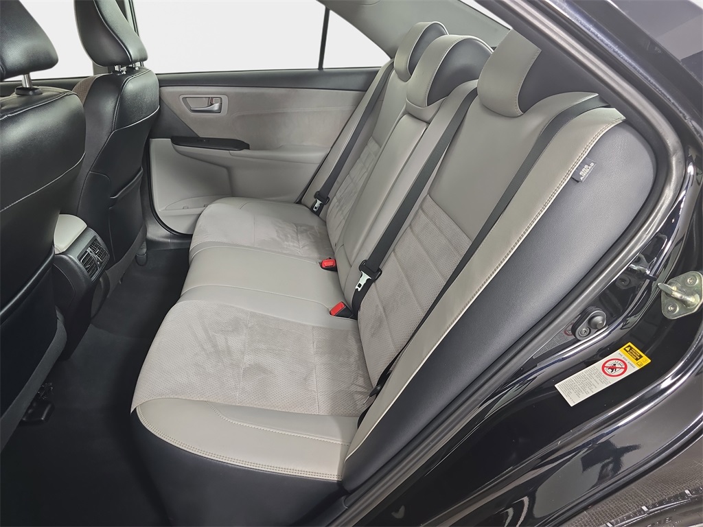 2015 Toyota Camry XSE photo 12