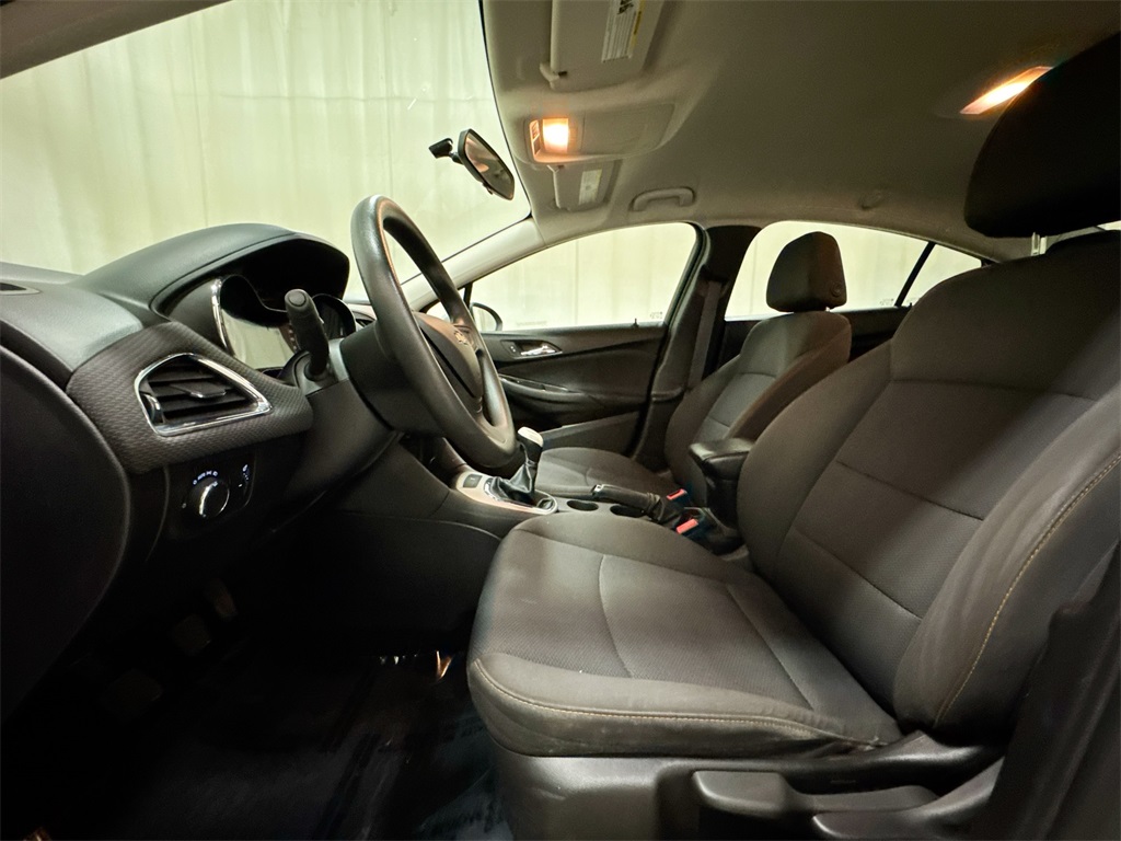2017 Chevrolet Cruze L photo 5