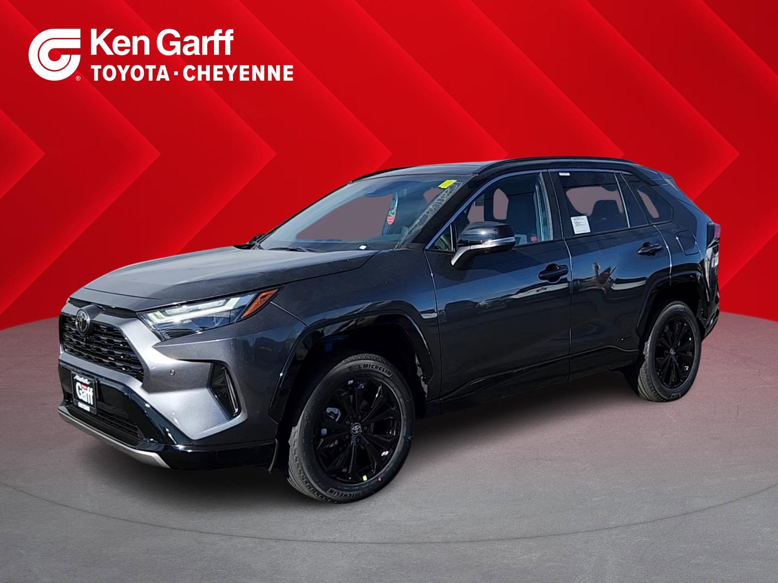 2025 Toyota RAV4 SE's photo
