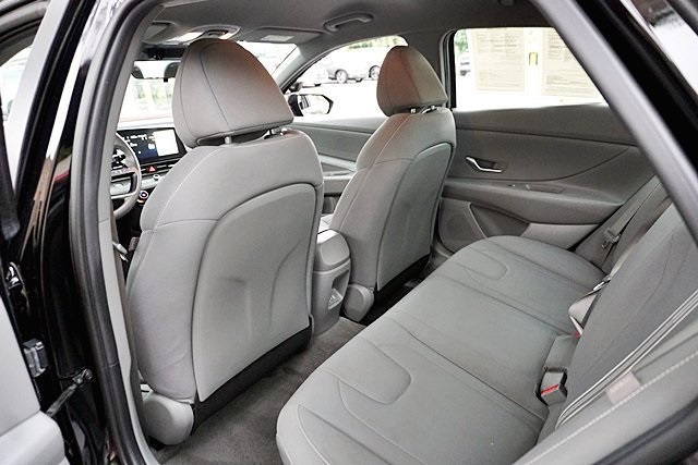 2024 Hyundai Elantra SEL photo 15
