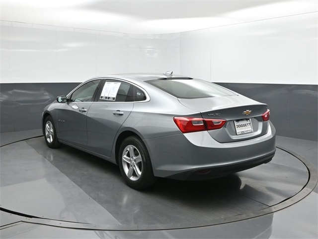2024 Chevrolet Malibu 1LT photo 3