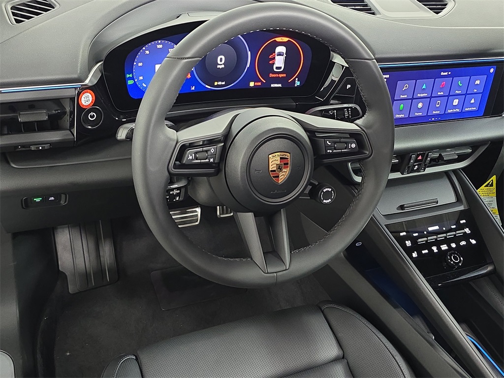 2025 Porsche Macan Electric photo 4