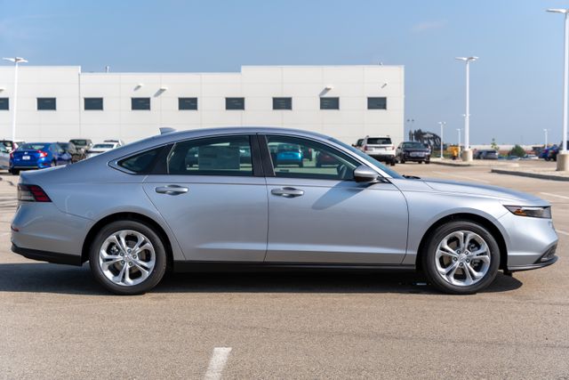 2025 Honda Accord LX photo 8