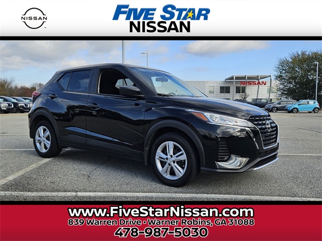 2023 Nissan Kicks S's photo